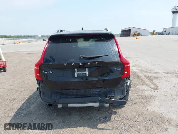 ✅ 2016 Volvo XC90 T6 Momentum • VIN: YV4A22PK0G1078894 • Lot: 42998623. Wystawiony na IAAI z przebiegiem 188 081 mil. Bezpłatny archiwum sprzedaży aukcyjnych z USA i szczegółowy raport historii pojazdu na DreamBid. Zdjęcie 6.