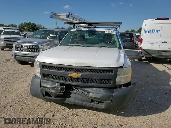 ✅ 2013 Chevrolet Silverado 1500 Work Truck • VIN: 1GCNCPEX8DZ188473 • Lot: 83854045. Wystawiony na Copart z przebiegiem 231 217 mil. Bezpłatny archiwum sprzedaży aukcyjnych z USA i szczegółowy raport historii pojazdu na DreamBid. Zdjęcie 13.