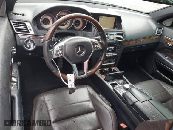 ✅ 2014 Mercedes-Benz E 350 • VIN: WDDKJ5KB6EF290109 • Lot: 84424075. Wystawiony na Copart z przebiegiem 122 258 mil. Bezpłatny archiwum sprzedaży aukcyjnych z USA i szczegółowy raport historii pojazdu na DreamBid. Zdjęcie 8.