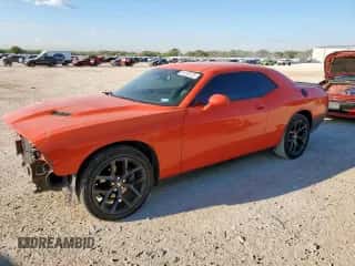 2023 Dodge Challenger SXT z VIN 2C3CDZAG4PH526871, wystawiony jako Copart lot #84152575 z przebiegiem 53 517 mil mil oraz Szkoda całkowita • Salvage title. Historia ofert i sprzedaży dostępna na DreamBid. Obrazek 1.