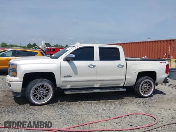 ✅ 2015 Chevrolet Silverado 1500 High Country • VIN: 3GCUKTEJ0FG443056 • Лот: 42172079. Опубликован ранее на IAAI с пробегом 147 797 миль. Бесплатный доступ к архиву аукционных продаж из США и подробный отчёт об истории автомобиля на DreamBid. Изображение 14.