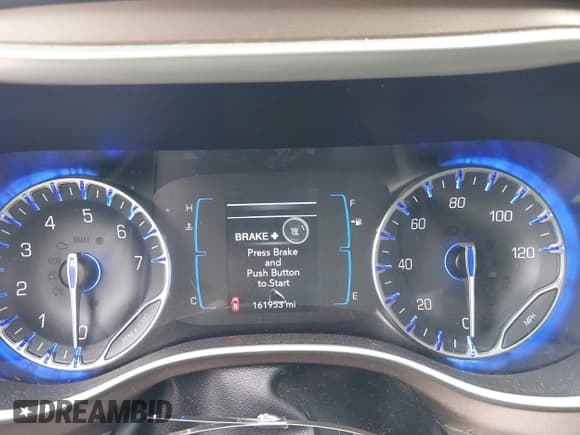 ✅ 2017 Chrysler Pacifica Touring L • VIN: 2C4RC1BG1HR503584 • Лот: 43586969. Опубликован ранее на IAAI с пробегом 161 953 миль. Бесплатный доступ к архиву аукционных продаж из США и подробный отчёт об истории автомобиля на DreamBid. Изображение 7.