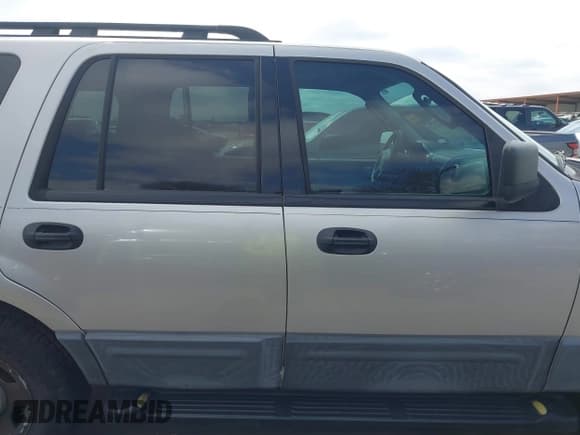 ✅ 2004 Ford Expedition XLS • VIN: 1FMRU13W64LB51765 • Lot: 41760670. Wystawiony na IAAI z przebiegiem 84 333 mil. Bezpłatny archiwum sprzedaży aukcyjnych z USA i szczegółowy raport historii pojazdu na DreamBid. Zdjęcie 14.