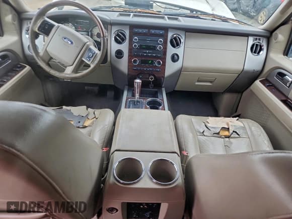 ✅ 2008 Ford Expedition Max Limited • VIN: 1FMFK195X8LA67994 • Lot: 94757925. Listed on Copart with 236,060 mi. Free auction sales archive from the USA and detailed vehicle history report at DreamBid. Image 8.