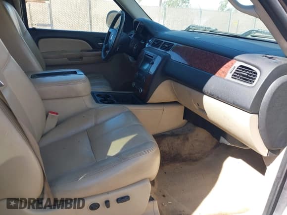 ✅ 2008 Chevrolet Silverado 1500 LTZ • VIN: 2GCFK13Y181132227 • Lot: 41785368. Listed on IAAI with 313,033 mi. Free auction sales archive from the USA and detailed vehicle history report at DreamBid. Image 5.