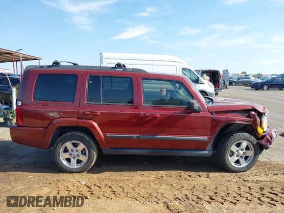 ✅ 2007 Jeep Commander Sport • VIN: 1J8HG48P37C695017 • Lot: 43022635. Listed on IAAI with 181,902 mi. Free auction sales archive from the USA and detailed vehicle history report at DreamBid. Image 14.