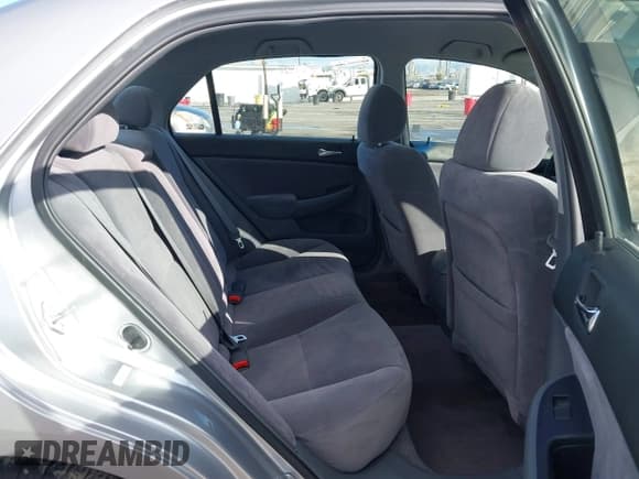 ✅ 2006 Honda Accord LX • VIN: JHMCM56436C006745 • Lot: 43715096. Wystawiony na IAAI z przebiegiem 141 312 mil. Bezpłatny archiwum sprzedaży aukcyjnych z USA i szczegółowy raport historii pojazdu na DreamBid. Zdjęcie 8.