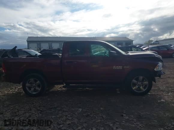 2018 Ram 1500 Express z VIN 1C6RR7FT2JS307996, wystawiony jako IAAI lot #43360537 z przebiegiem 81 154 mil mil oraz . Historia ofert i sprzedaży dostępna na DreamBid. Obrazek 14.