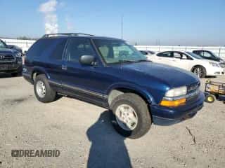 2000 Chevrolet Blazer LS with VIN 1GNCT18W8YK234090, listed as a Copart auction lot 43063565 with 96,942 mi miles and Clean title. Bid and sale history available at DreamBid. Image 4.