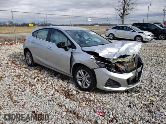 ✅ 2019 Chevrolet Cruze LT • VIN: 3G1BE6SM5KS528053 • Lot: 69807302. Listed on Copart with 66,646 mi. Free auction sales archive from the USA and detailed vehicle history report at DreamBid. Image 4.