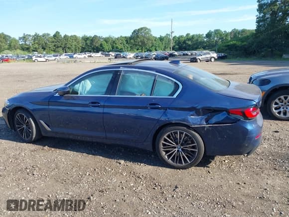 ✅ 2022 BMW 5 Series 540i xDrive • VIN: WBA73BJ01NWX54655 • Lot: 42723075. Listed on IAAI with 51,687 mi. Free auction sales archive from the USA and detailed vehicle history report at DreamBid. Image 14.