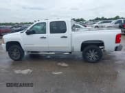 ✅ 2007 Chevrolet Silverado 1500 1LT • VIN: 2GCEC13J971531770 • Lot: 42486035. Wystawiony na IAAI z przebiegiem 401 722 mil. Bezpłatny archiwum sprzedaży aukcyjnych z USA i szczegółowy raport historii pojazdu na DreamBid. Zdjęcie 14.