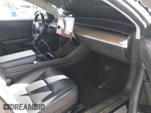 ✅ 2019 Tesla Model 3 Mid Range • VIN: 5YJ3E1EA3KF316809 • Lot: 43525262. Wystawiony na IAAI z przebiegiem 79 048 mil. Bezpłatny archiwum sprzedaży aukcyjnych z USA i szczegółowy raport historii pojazdu na DreamBid. Zdjęcie 5.