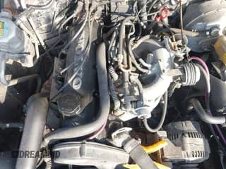 ✅ 1993 Volvo 940 • VIN: YV1JW8706P3089261 • Lot: 42583964. Wystawiony na IAAI z przebiegiem 271 649 mil. Bezpłatny archiwum sprzedaży aukcyjnych z USA i szczegółowy raport historii pojazdu na DreamBid. Zdjęcie 6.