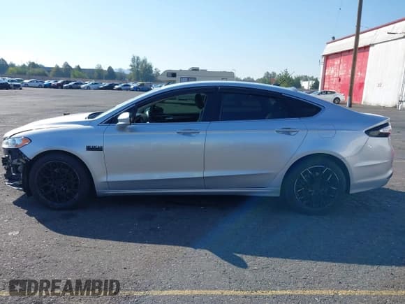 ✅ 2016 Ford Fusion SE • VIN: 3FA6P0HD3GR277738 • Lot: 43292117. Wystawiony na IAAI z przebiegiem 93 113 mil. Bezpłatny archiwum sprzedaży aukcyjnych z USA i szczegółowy raport historii pojazdu na DreamBid. Zdjęcie 15.