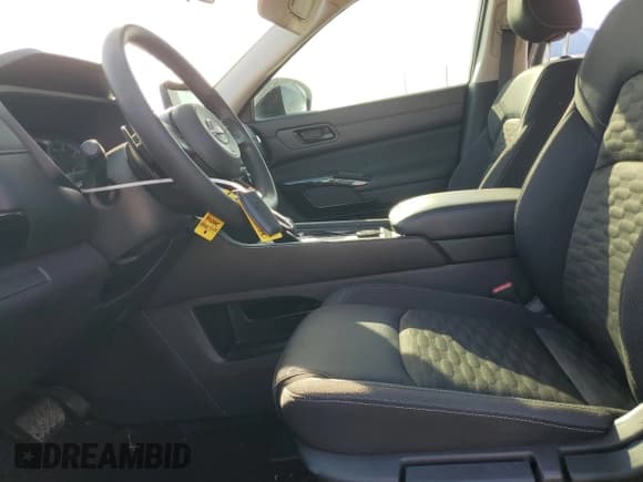 ✅ 2024 Nissan Pathfinder S • VIN: 5N1DR3AC9RC269915 • Lot: 65263845. Wystawiony na Copart z przebiegiem 31 892 mil. Bezpłatny archiwum sprzedaży aukcyjnych z USA i szczegółowy raport historii pojazdu na DreamBid. Zdjęcie 7.