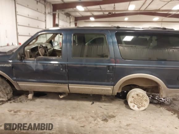 ✅ 2004 Ford Excursion Eddie Bauer • VIN: 1FMSU45P54EC74728 • Лот: 41269722. Опубликован ранее на IAAI с пробегом 372 635 миль. Бесплатный доступ к архиву аукционных продаж из США и подробный отчёт об истории автомобиля на DreamBid. Изображение 14.