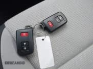 ✅ 2018 Toyota RAV4 XLE • VIN: JTMRFREVXJJ237542 • Lot: 43509272. Listed on IAAI with 84,302 mi. Free auction sales archive from the USA and detailed vehicle history report at DreamBid. Image 11.