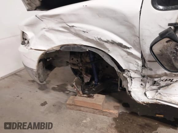 ✅ 2001 Ford Explorer Sport • VIN: 1FMYU70E01UA09377 • Lot: 41397156. Wystawiony na IAAI z przebiegiem 223 257 mil. Bezpłatny archiwum sprzedaży aukcyjnych z USA i szczegółowy raport historii pojazdu na DreamBid. Zdjęcie 18.