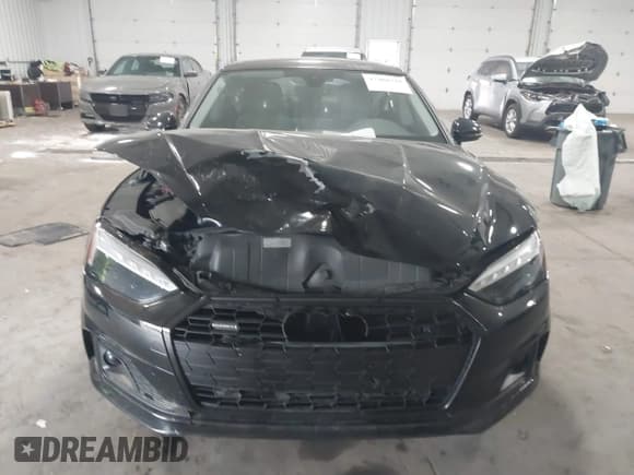 ✅ 2022 Audi A5 Sportback Premium Plus • VIN: WAUCBCF5XNA028477 • Lot: 42480239. Wystawiony na IAAI z przebiegiem 22 449 mil. Bezpłatny archiwum sprzedaży aukcyjnych z USA i szczegółowy raport historii pojazdu na DreamBid. Zdjęcie 12.