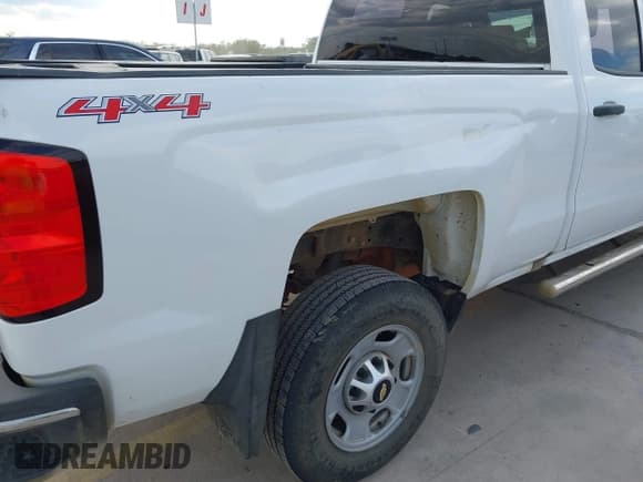 ✅ 2016 Chevrolet Silverado 2500HD Work Truck • VIN: 1GC2KUEG5GZ132452 • Lot: 43248557. Wystawiony na IAAI z przebiegiem 195 035 mil. Bezpłatny archiwum sprzedaży aukcyjnych z USA i szczegółowy raport historii pojazdu na DreamBid. Zdjęcie 18.