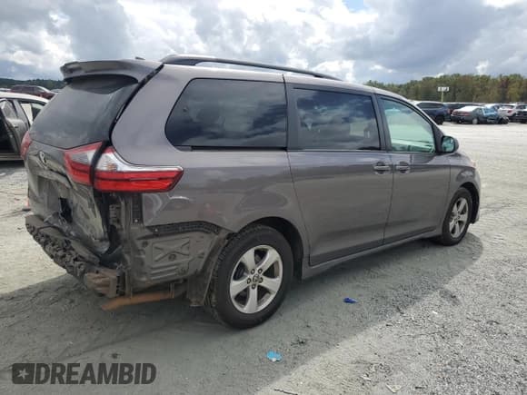 ✅ 2020 Toyota Sienna LE • VIN: 5TDKZ3DC5LS082166 • Lot: 85286845. Listed on Copart with 128,746 mi. Free auction sales archive from the USA and detailed vehicle history report at DreamBid. Image 3.