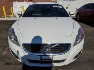 ✅ 2012 Volvo C70 T5 • VIN: YV1672MC1CJ131498 • Лот: 92232295. Опубликован ранее на Copart с пробегом 71 026 миль. Бесплатный доступ к архиву аукционных продаж из США и подробный отчёт об истории автомобиля на DreamBid. Изображение 5.