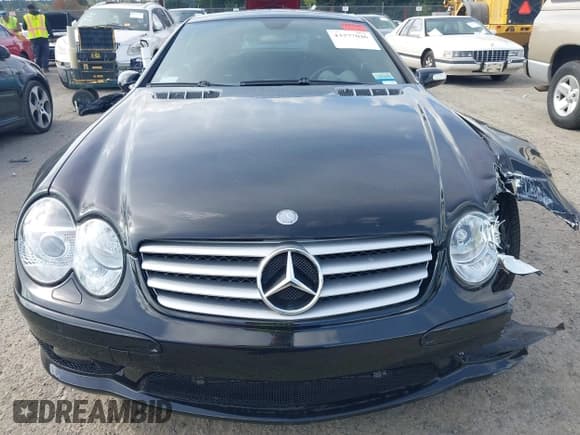 ✅ 2005 Mercedes-Benz SL 55 AMG • VIN: WDBSK74F65F099663 • Lot: 43377046. Listed on IAAI with 31,050 mi. Free auction sales archive from the USA and detailed vehicle history report at DreamBid. Image 13.