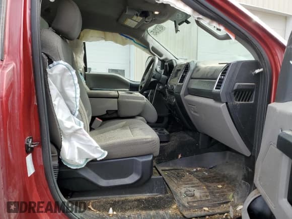 ✅ 2017 Ford F-350 XL • VIN: 1FTRF3B60HEE40369 • Lot: 49781045. Wystawiony na Copart z przebiegiem 48 697 mil. Bezpłatny archiwum sprzedaży aukcyjnych z USA i szczegółowy raport historii pojazdu na DreamBid. Zdjęcie 10.