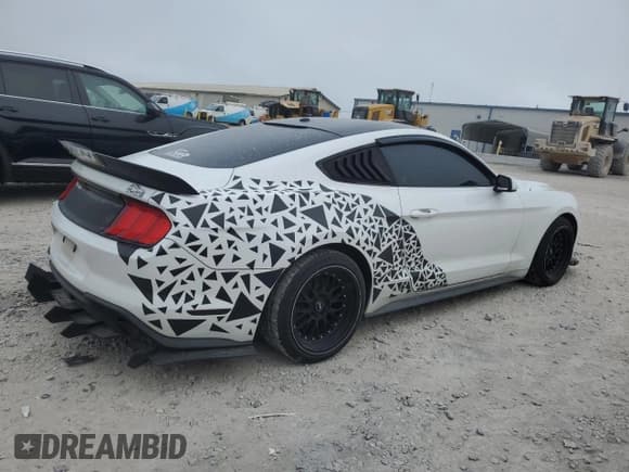 ✅ 2019 Ford Mustang EcoBoost Premium • VIN: 1FA6P8TH8K5116855 • Lot: 69730185. Wystawiony na Copart z przebiegiem 119 628 mil. Bezpłatny archiwum sprzedaży aukcyjnych z USA i szczegółowy raport historii pojazdu na DreamBid. Zdjęcie 3.