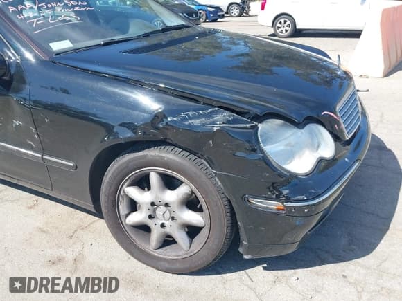 ✅ 2004 Mercedes-Benz C 240 • VIN: WDBRF61J14A571222 • Lot: 42024811. Wystawiony na IAAI z przebiegiem 67 492 mil. Bezpłatny archiwum sprzedaży aukcyjnych z USA i szczegółowy raport historii pojazdu na DreamBid. Zdjęcie 6.