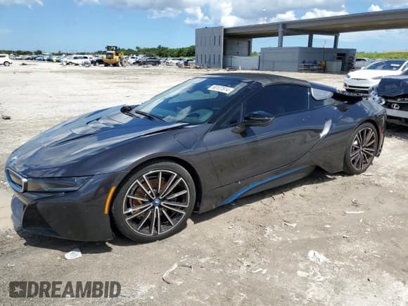 ✅ 2019 BMW i8 • VIN: WBY2Z6C58KVG97739 • Лот: 60137614. Опубликован ранее на Copart с пробегом 3 130 миль. Бесплатный доступ к архиву аукционных продаж из США и подробный отчёт об истории автомобиля на DreamBid. Изображение 1.