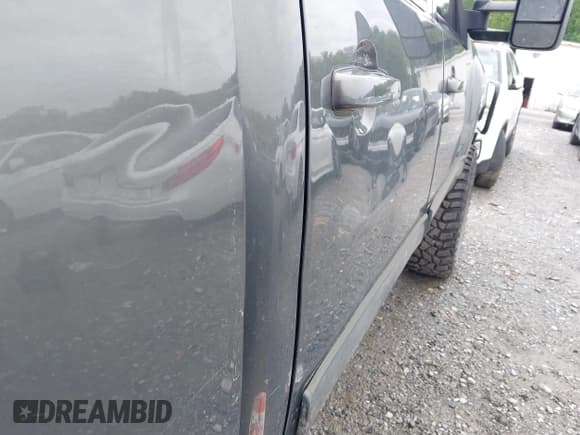 ✅ 2011 Chevrolet Silverado 2500HD LTZ • VIN: 1GC1KYC81BF148673 • Lot: 42200409. Listed on IAAI with 274,432 mi. Free auction sales archive from the USA and detailed vehicle history report at DreamBid. Image 19.