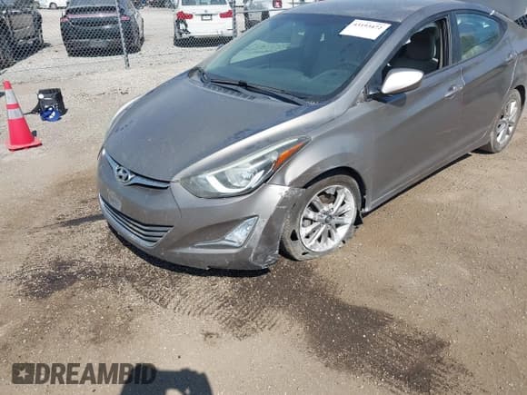✅ 2014 Hyundai Elantra SE • VIN: 5NPDH4AE6EH474427 • Lot: 43193472. Listed on IAAI with 131,762 mi. Free auction sales archive from the USA and detailed vehicle history report at DreamBid. Image 6.