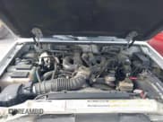 ✅ 2000 Ford Explorer Eddie Bauer • VIN: 1FMDU74E0YUB41056 • Lot: 42258224. Wystawiony na IAAI z przebiegiem 134 401 mil. Bezpłatny archiwum sprzedaży aukcyjnych z USA i szczegółowy raport historii pojazdu na DreamBid. Zdjęcie 10.