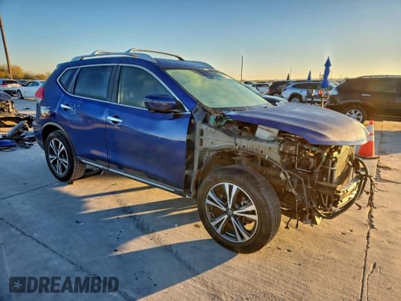 ✅ 2017 Nissan Rogue SV • VIN: 5N1AT2MT7HC827933 • Lot: 96121105. Listed on Copart with 67,217 mi. Free auction sales archive from the USA and detailed vehicle history report at DreamBid. Image 4.