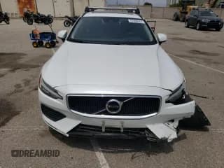 ✅ 2020 Volvo V60 Momentum • VIN: YV1102EK3L2359730 • Lot: 57458344. Wystawiony na Copart z przebiegiem 20 251 mil. Bezpłatny archiwum sprzedaży aukcyjnych z USA i szczegółowy raport historii pojazdu na DreamBid. Zdjęcie 5.