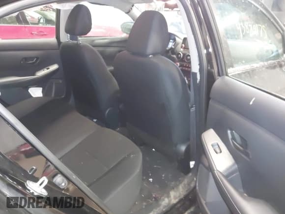 ✅ 2024 Nissan Sentra S • VIN: 3N1AB8BV5RY243332 • Lot: 43829175. Listed on IAAI with 38,971 mi. Free auction sales archive from the USA and detailed vehicle history report at DreamBid. Image 8.