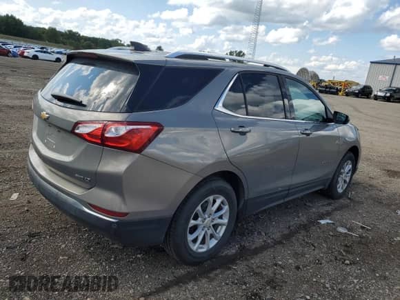 ✅ 2018 Chevrolet Equinox LT • VIN: 3GNAXSEVXJS579919 • Lot: 71256835. Wystawiony na Copart z przebiegiem 119 047 mil. Bezpłatny archiwum sprzedaży aukcyjnych z USA i szczegółowy raport historii pojazdu na DreamBid. Zdjęcie 3.