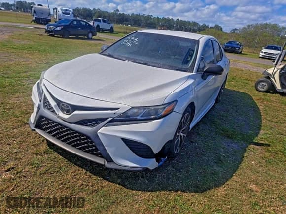 ✅ 2018 Toyota Camry SE • VIN: 4T1B11HK6JU129190 • Lot: 95320325. Listed on Copart with 125,193 mi. Free auction sales archive from the USA and detailed vehicle history report at DreamBid. Image 2.