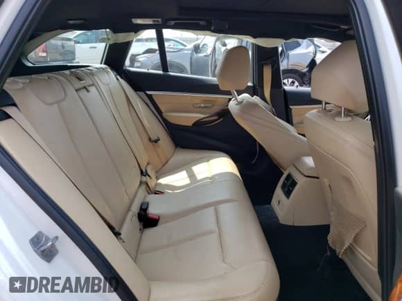 2018 BMW 3 Series 328d xDrive с VIN WBA8J1C53JA018885, выставлен на аукционе Copart как лот 64187624 с пробегом 84 392 миль миль и Списание • Salvage title. История ставок и продаж доступна на DreamBid. Изображение 10.