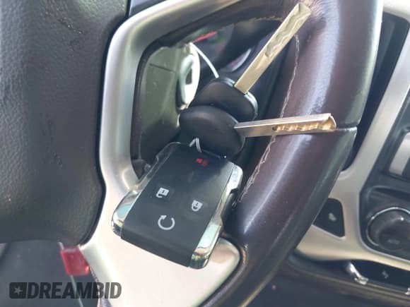 ✅ 2015 GMC Sierra 1500 • VIN: 3GTP1VEJ4FG532043 • Lot: 42525636. Wystawiony na IAAI z przebiegiem 69 468 mil. Bezpłatny archiwum sprzedaży aukcyjnych z USA i szczegółowy raport historii pojazdu na DreamBid. Zdjęcie 11.