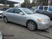 ✅ 2009 Toyota Camry LE • VIN: 4T4BE46K09R064573 • Лот: 71628675. Опубликован ранее на Copart с пробегом 195 124 миль. Бесплатный доступ к архиву аукционных продаж из США и подробный отчёт об истории автомобиля на DreamBid. Изображение 4.