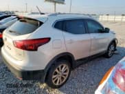 ✅ 2017 Nissan Rogue SV • VIN: JN1BJ1CP1HW009418 • Lot: 71034105. Listed on Copart with 42,234 mi. Free auction sales archive from the USA and detailed vehicle history report at DreamBid. Image 3.