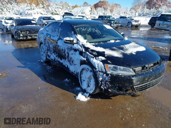 ✅ 2011 Volkswagen Jetta TDI • VIN: 3VW3L7AJ5BM087623 • Lot: 43658741. Wystawiony na IAAI z przebiegiem 171 689 mil. Bezpłatny archiwum sprzedaży aukcyjnych z USA i szczegółowy raport historii pojazdu na DreamBid. Zdjęcie 1.