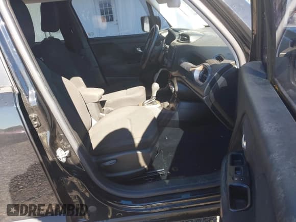 ✅ 2016 Jeep Renegade Latitude • VIN: ZACCJABT1GPC48558 • Лот: 43670323. Опубликован ранее на IAAI с пробегом 97 705 миль. Бесплатный доступ к архиву аукционных продаж из США и подробный отчёт об истории автомобиля на DreamBid. Изображение 5.