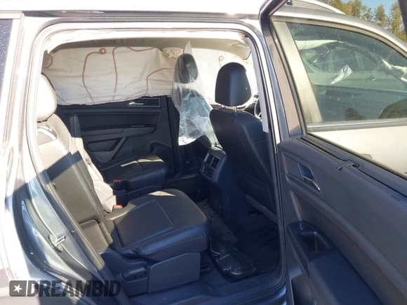 ✅ 2019 Volkswagen Atlas SE • VIN: 1V2UR2CAXKC547946 • Lot: 43441209. Listed on IAAI with 16,171 mi. Free auction sales archive from the USA and detailed vehicle history report at DreamBid. Image 8.