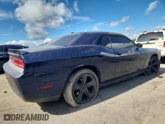 2014 Dodge Challenger Rallye Redline z VIN 2C3CDYAG4EH261330, wystawiony jako Copart lot #66128135 z przebiegiem Nie podano mil oraz Szkoda całkowita • Salvage title. Historia ofert i sprzedaży dostępna na DreamBid. Obrazek 3.