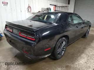 ✅ 2019 Dodge Challenger SXT • VIN: 2C3CDZGG7KH504671 • Lot: 67030992. Wystawiony na Copart z przebiegiem 34 421 mil mil. Skorzystaj z bezpłatnego archiwum sprzedaży aukcyjnych z USA i zobacz szczegółowy raport historii pojazdu na DreamBid. Zdjęcie 3.