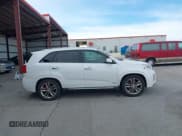 ✅ 2014 Kia Sorento SX Limited • VIN: 5XYKWDA73EG466968 • Lot: 43899926. Listed on IAAI with 207,181 mi. Free auction sales archive from the USA and detailed vehicle history report at DreamBid. Image 13.